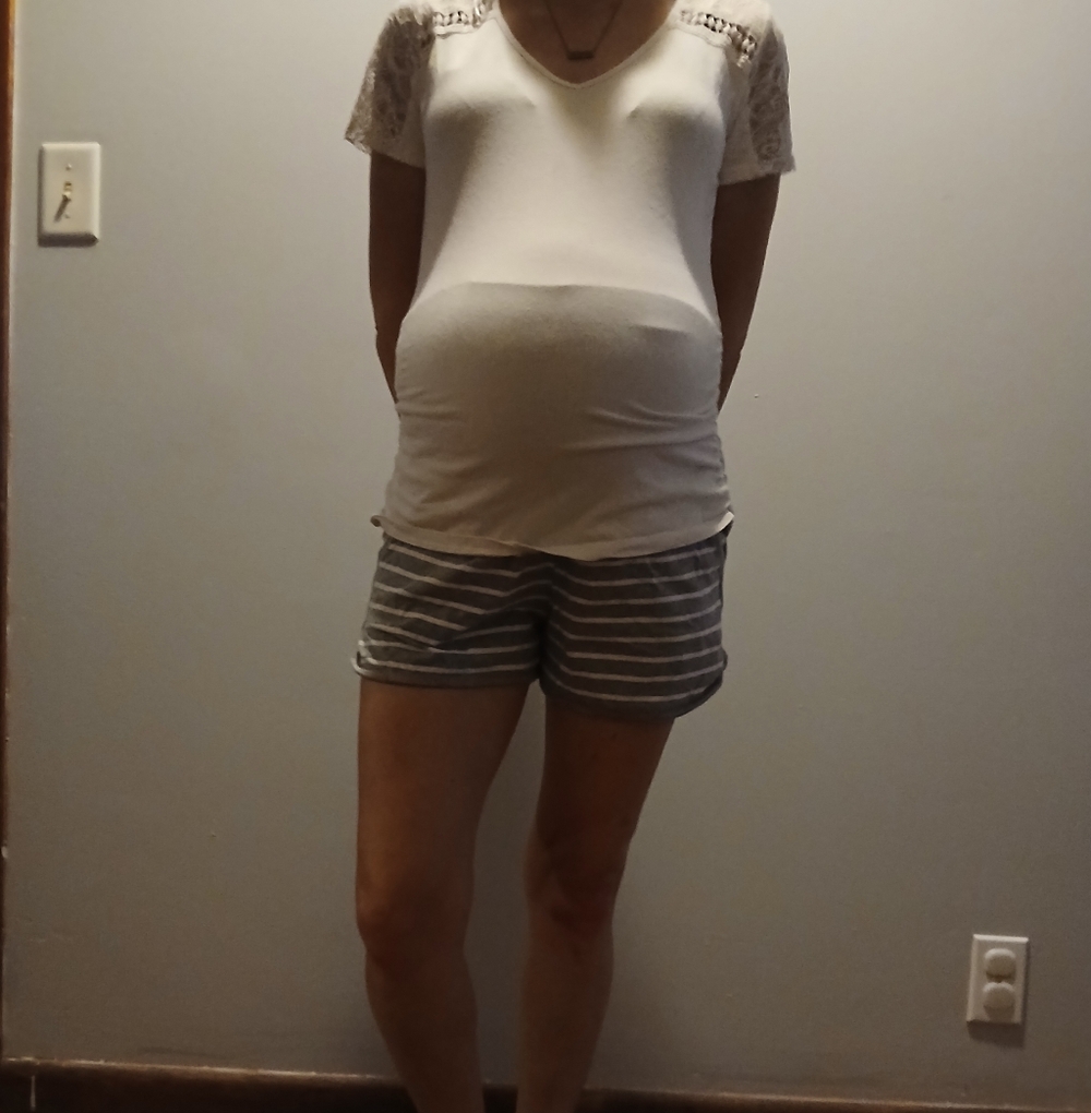 Marernity Women's  2 Pc White Lace Sleeve Top & Shorts